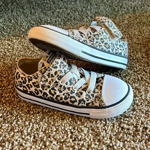 Toddler Converse cheetah size 9